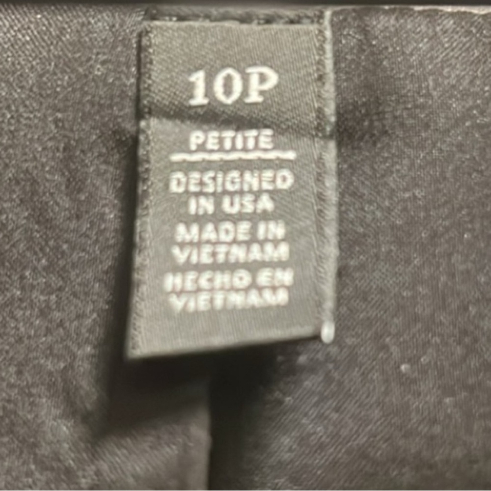 White Houe Black Market The Relaxed Blazer | Size 10P - Picture 6 of 6